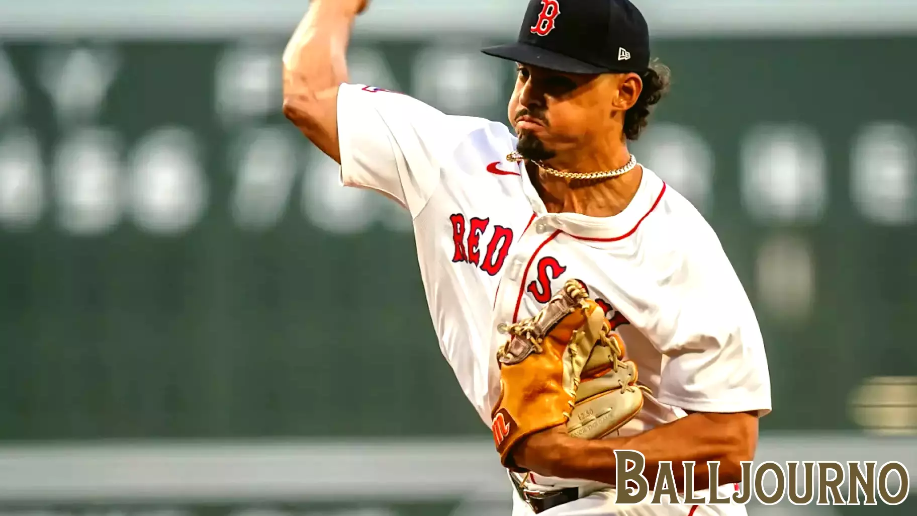 Red Sox trade Jordan Hicks, David Sandlin to White Sox