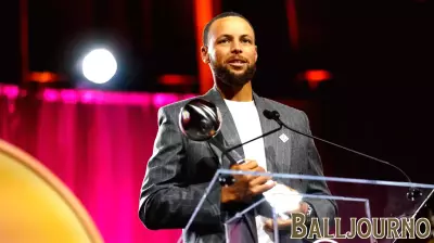 Stephen Curry honored with Muhammad Ali Sports Humanitarian Award